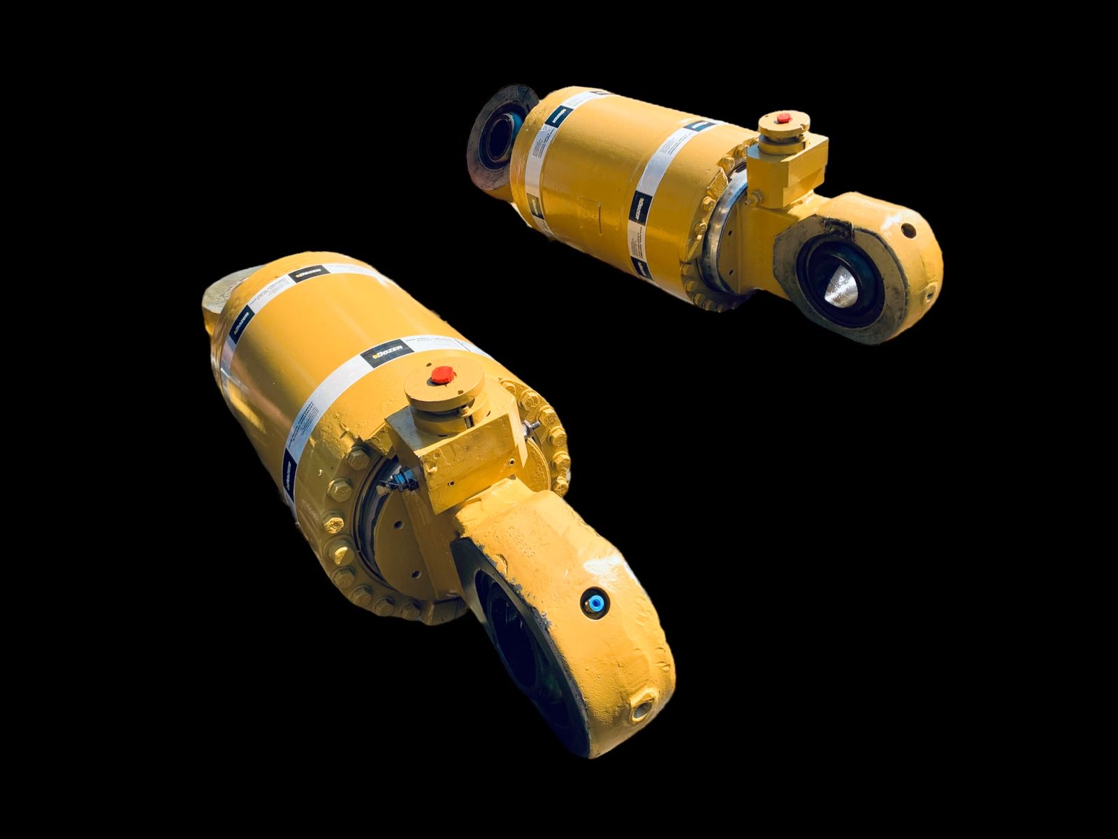 777D Rear Suspension Cylinders
